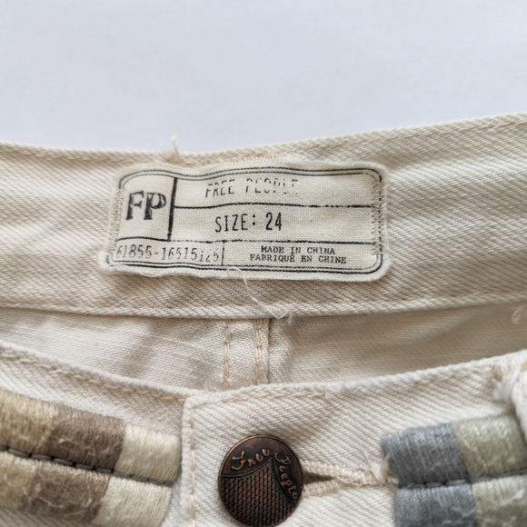 Free People Distressed Thread Trim Midrise Short Shorts Cream Natural- sz 24 - Picture 5 of 8